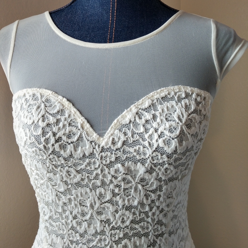 Bebe bodysuit - Picture 2 of 11
